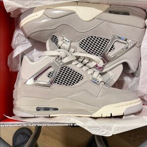 NWOT Jordan 4 Retro “Frozen” size  | 6 men | 7.5 women